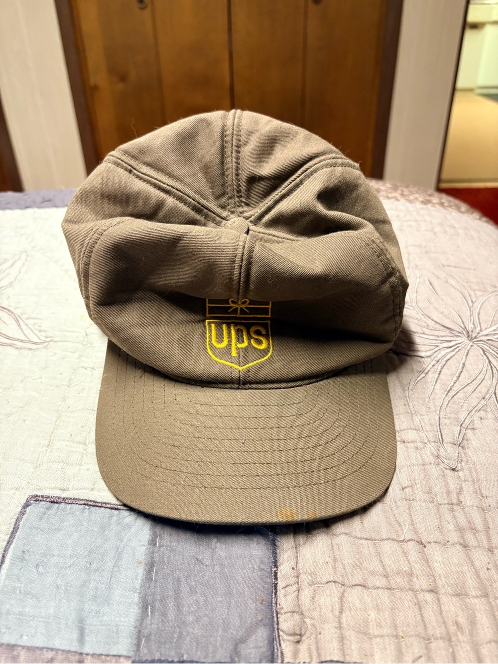 UPS Brown Delivery Cap with Yellow Logo 1980’s